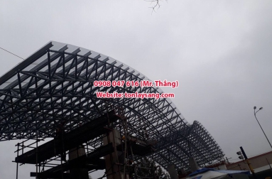 Tấm lợp lấy sáng Polycarbonate là vật liệu mới rất được ưa chuộng tại Việt Nam