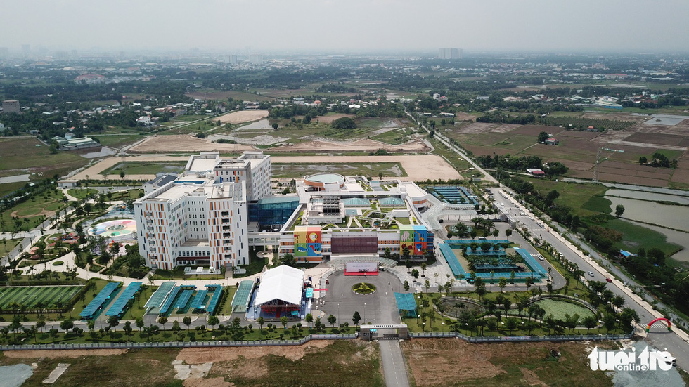 ĐƠN VỊ THI CÔNG DỰ ÁN TẤM LỢP LẤY SÁNG POLYCARBONATE